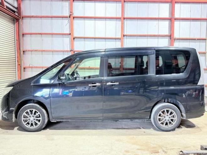 セレナ2.0 20X 4WD　下廻防錆TVナビBカメ後席モニタETC 2000
