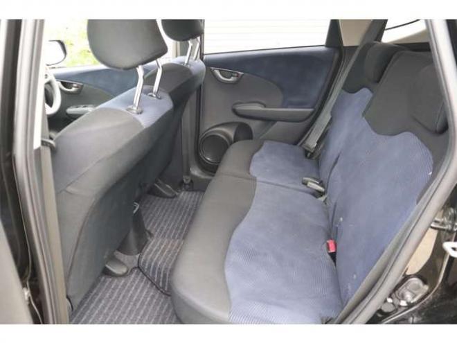 フィット1.3 G 4WD　後期型・ナビ・キーレス・夏冬タイヤ付き・修復無・5.3万k 1300