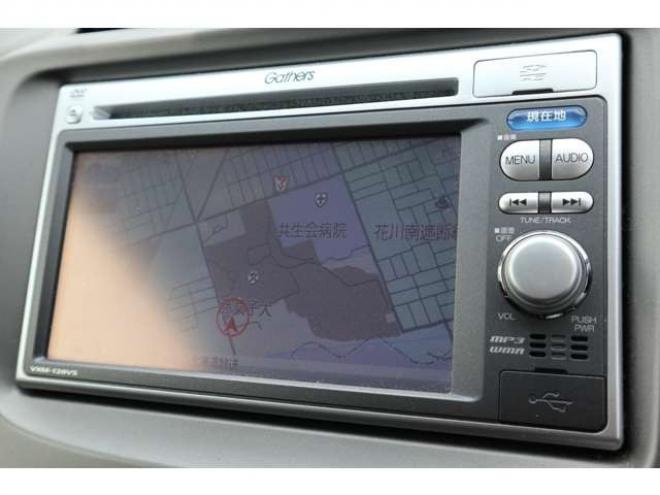 フィット1.3 G 4WD　後期型・キーレス・ナビ・夏冬タイヤ付き 1300