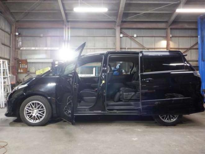 エスティマ2.4 アエラス 4WD　ナビ・TV・B/T・Bカメラ・両側パワスラ 2400