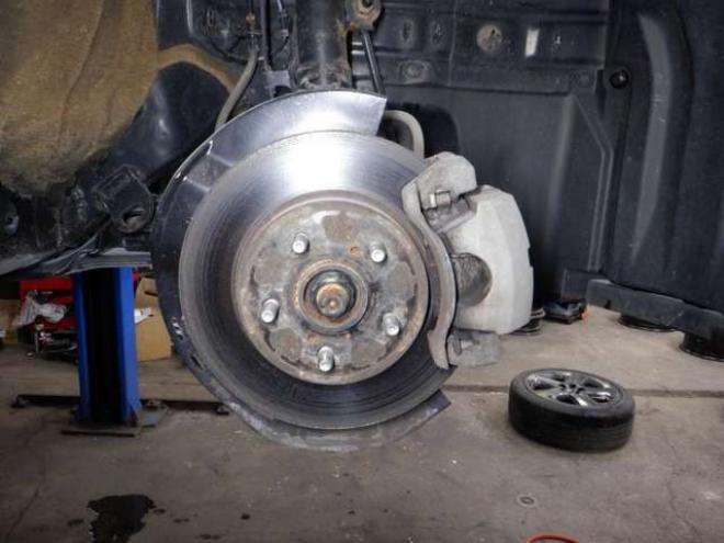 プリウス1.8 S セーフティ プラス E-Four 4WD　本州仕入・ナビ・TV・Bカメラ・エアロ・LEDヘッドライト・衝突軽減・クルコン・スマートキー・プッシュスタート・オートマチックハイビーム・ETC・フォグランプ・社外17インチAW 1800