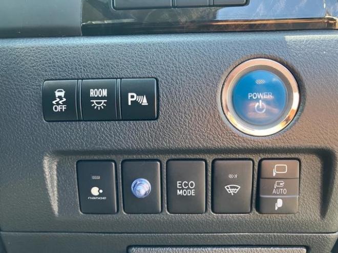 アルファード２４０Ｓ　Ｃパッケージ　４ＷＤ　両側スライドドア　ＥＴＣ　ナビ　電動バックドア　始動防眩ミラーオットマン　社外アルミ　キャプテンシート 4WD 2400 5Dr