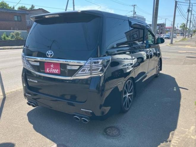 アルファード２４０Ｓ　Ｃパッケージ　４ＷＤ　両側スライドドア　ＥＴＣ　ナビ　電動バックドア　始動防眩ミラーオットマン　社外アルミ　キャプテンシート 4WD 2400 5Dr
