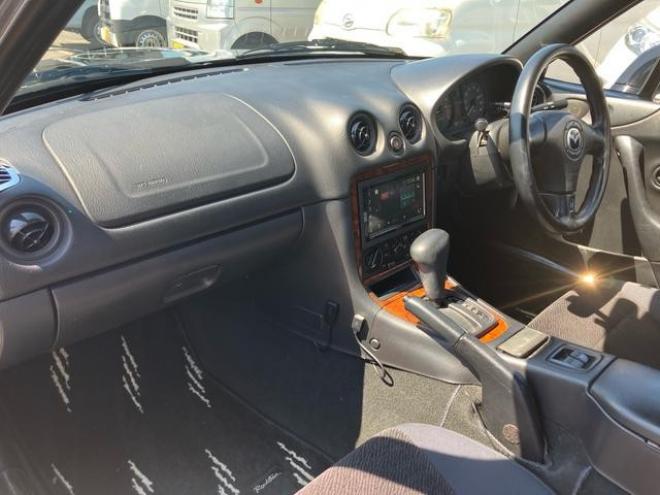 ロードスタースペシャルパッケージ　ＦＲ　オープン可能　純正アルミ　幌ベージュ　ナビ　オーディオ　トノカバーあり 2WD 1600 オープンDr