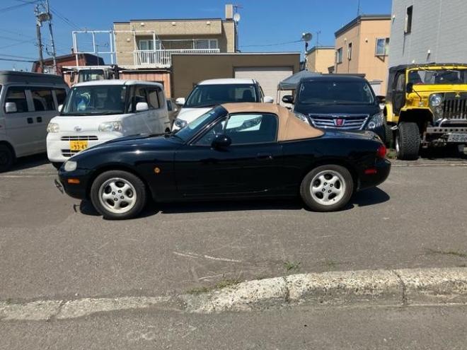 ロードスタースペシャルパッケージ　ＦＲ　オープン可能　純正アルミ　幌ベージュ　ナビ　オーディオ　トノカバーあり 2WD 1600 オープンDr