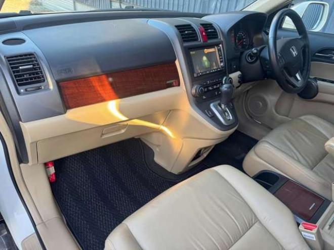 CR-V2.4 ZX HDDナビ レザースタイル 4WD　本革シート　サンルーフ　HDDナビ　Bカメラ　シートヒーター 2400