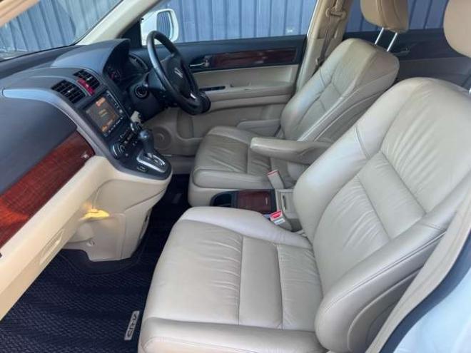 CR-V2.4 ZX HDDナビ レザースタイル 4WD　本革シート　サンルーフ　HDDナビ　Bカメラ　シートヒーター 2400