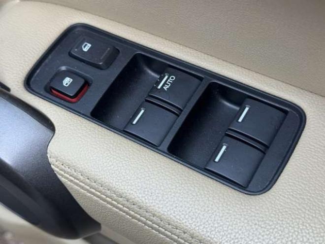 CR-V2.4 ZX HDDナビ レザースタイル 4WD　本革シート　サンルーフ　HDDナビ　Bカメラ　シートヒーター 2400