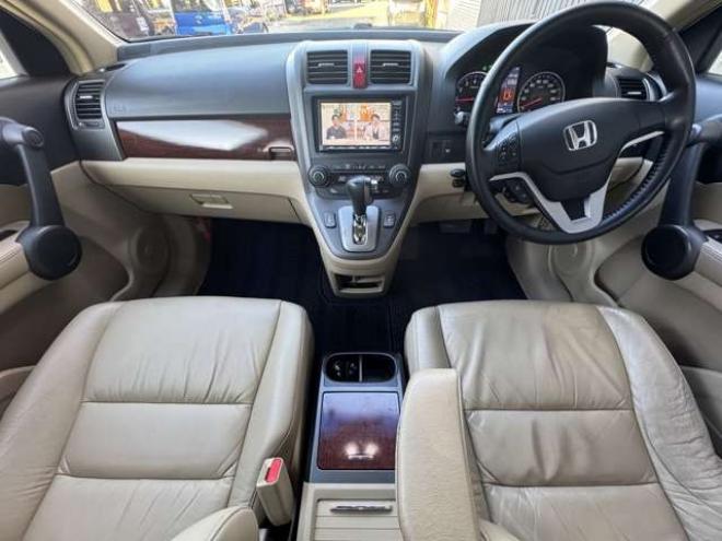 CR-V2.4 ZX HDDナビ レザースタイル 4WD　本革シート　サンルーフ　HDDナビ　Bカメラ　シートヒーター 2400