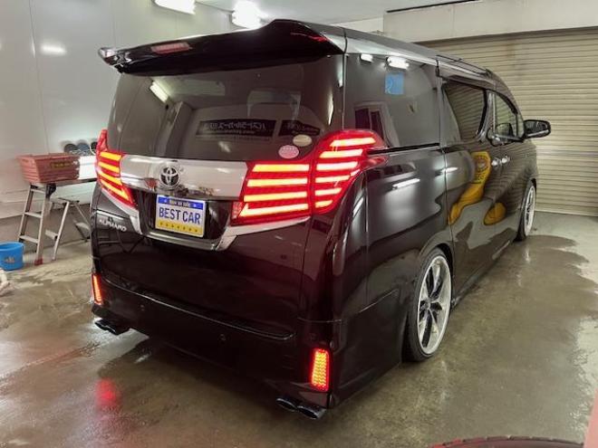 アルファードＳ　Ｃパッケージ　禁煙車　クレンツェ２０インチＡＷ　純正１８ＡＷ＋スタッドレスタイヤ付　ブリッツ車高調　ヴァレンティＬＥＤテール　アルパインビッグＸ１０インチナビ（フルセグ地デジ　Ｂｌｕｅｔｏｏｔｈ）＋バックカメラ　アルパイン製１２．８インチリアフリップダウンモニター　両側パワースライドドア　パワーバックドア　純正ハーフレザーシート　電動オットマン　ＬＥＤヘッドライト　ステアリングヒーター　フロントガラス熱線　エンジンスターター　ＥＴＣ 4WD 2500 5Dr