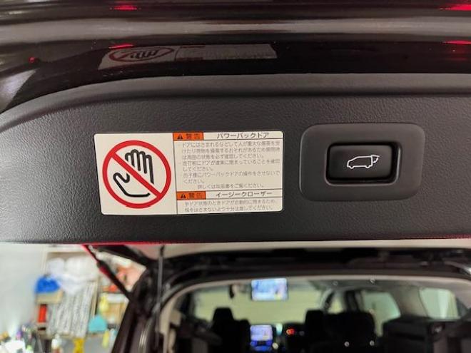 アルファードＳ　Ｃパッケージ　禁煙車　クレンツェ２０インチＡＷ　純正１８ＡＷ＋スタッドレスタイヤ付　ブリッツ車高調　ヴァレンティＬＥＤテール　アルパインビッグＸ１０インチナビ（フルセグ地デジ　Ｂｌｕｅｔｏｏｔｈ）＋バックカメラ　アルパイン製１２．８インチリアフリップダウンモニター　両側パワースライドドア　パワーバックドア　純正ハーフレザーシート　電動オットマン　ＬＥＤヘッドライト　ステアリングヒーター　フロントガラス熱線　エンジンスターター　ＥＴＣ 4WD 2500 5Dr