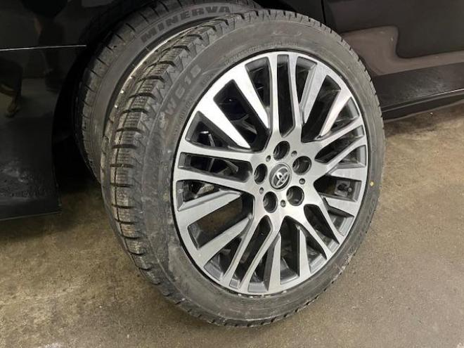 アルファードＳ　Ｃパッケージ　禁煙車　クレンツェ２０インチＡＷ　純正１８ＡＷ＋スタッドレスタイヤ付　ブリッツ車高調　ヴァレンティＬＥＤテール　アルパインビッグＸ１０インチナビ（フルセグ地デジ　Ｂｌｕｅｔｏｏｔｈ）＋バックカメラ　アルパイン製１２．８インチリアフリップダウンモニター　両側パワースライドドア　パワーバックドア　純正ハーフレザーシート　電動オットマン　ＬＥＤヘッドライト　ステアリングヒーター　フロントガラス熱線　エンジンスターター　ＥＴＣ 4WD 2500 5Dr