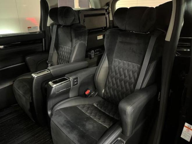 アルファードＳ　Ｃパッケージ　禁煙車　クレンツェ２０インチＡＷ　純正１８ＡＷ＋スタッドレスタイヤ付　ブリッツ車高調　ヴァレンティＬＥＤテール　アルパインビッグＸ１０インチナビ（フルセグ地デジ　Ｂｌｕｅｔｏｏｔｈ）＋バックカメラ　アルパイン製１２．８インチリアフリップダウンモニター　両側パワースライドドア　パワーバックドア　純正ハーフレザーシート　電動オットマン　ＬＥＤヘッドライト　ステアリングヒーター　フロントガラス熱線　エンジンスターター　ＥＴＣ 4WD 2500 5Dr
