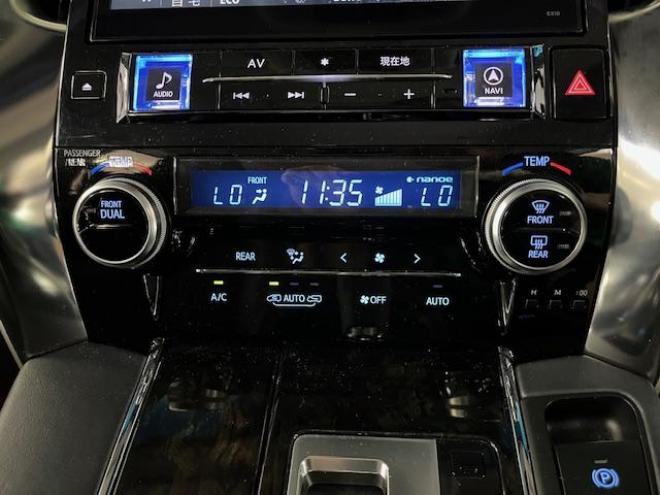 アルファードＳ　Ｃパッケージ　禁煙車　クレンツェ２０インチＡＷ　純正１８ＡＷ＋スタッドレスタイヤ付　ブリッツ車高調　ヴァレンティＬＥＤテール　アルパインビッグＸ１０インチナビ（フルセグ地デジ　Ｂｌｕｅｔｏｏｔｈ）＋バックカメラ　アルパイン製１２．８インチリアフリップダウンモニター　両側パワースライドドア　パワーバックドア　純正ハーフレザーシート　電動オットマン　ＬＥＤヘッドライト　ステアリングヒーター　フロントガラス熱線　エンジンスターター　ＥＴＣ 4WD 2500 5Dr