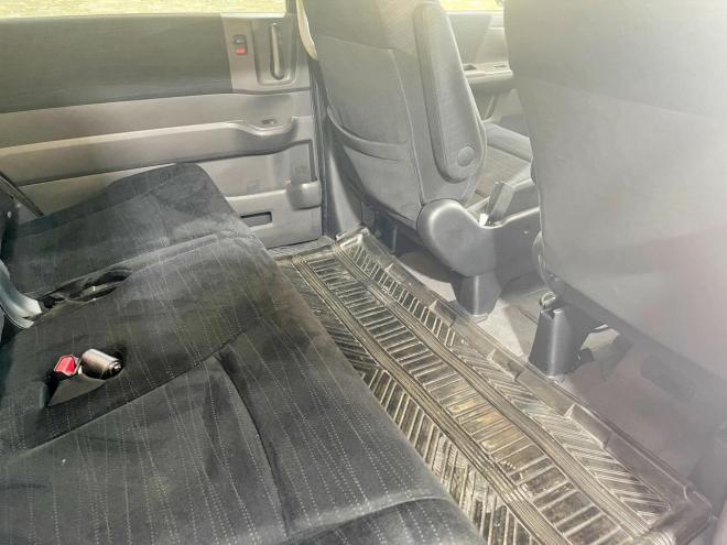 ステップワゴン2.0G Lパッケージ 4WD 5年保証 両側パワスラ 夏冬タイヤ ETC 寒冷地仕様 禁煙 車検整備2年付