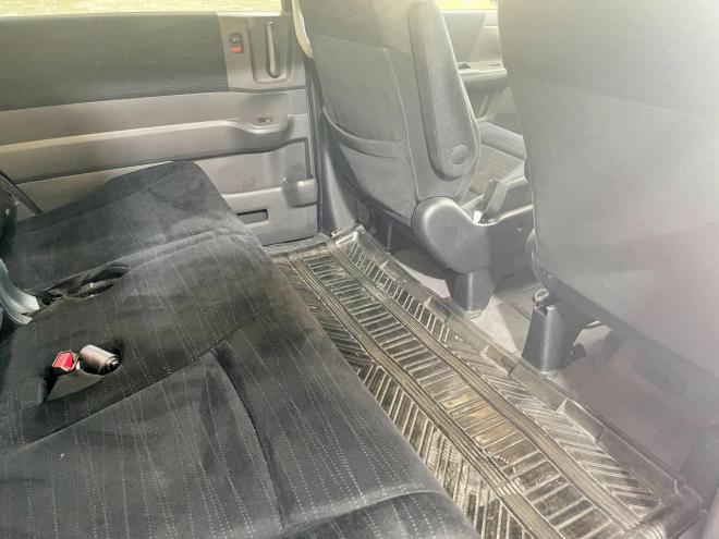 ステップワゴン2.0G Lパッケージ 4WD 5年保証 両側パワスラ 夏冬タイヤ ETC 寒冷地仕様 禁煙 車検整備2年付