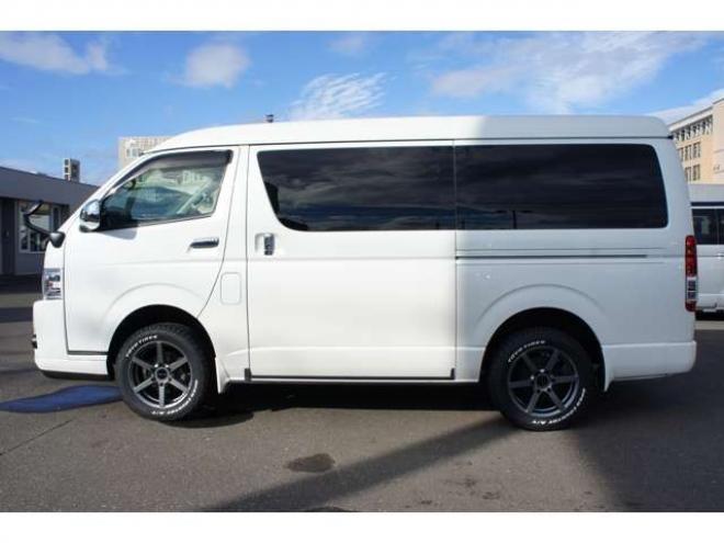 ハイエース2.7 GL ロング ミドルルーフ 4WD　リフトアップ仕様　415SAFARIフロントスポイラー　415COBRAバッドラッカーSD6　17インチAW　TOYOオープンカントリーA/T　215/60R17　後席リクライニング加工済　純正エンジンスターター　社外大型フリップダウン 2700