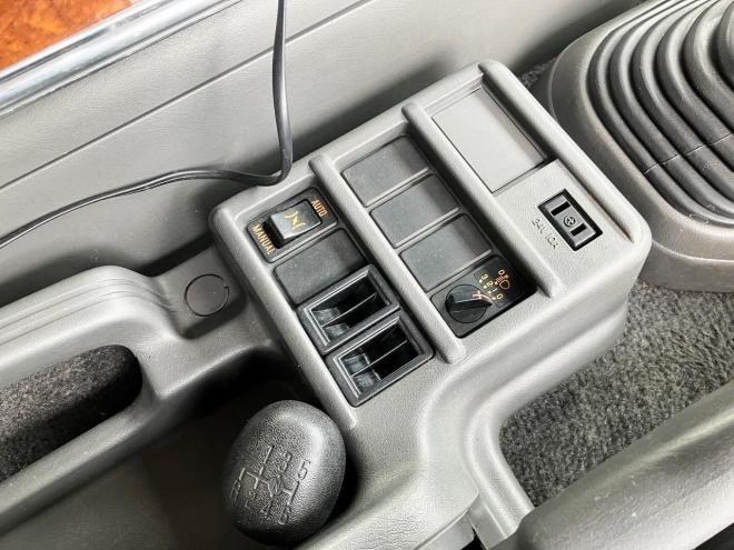フォワード中古　増t　4段ラジコンクレーン　中型トラック