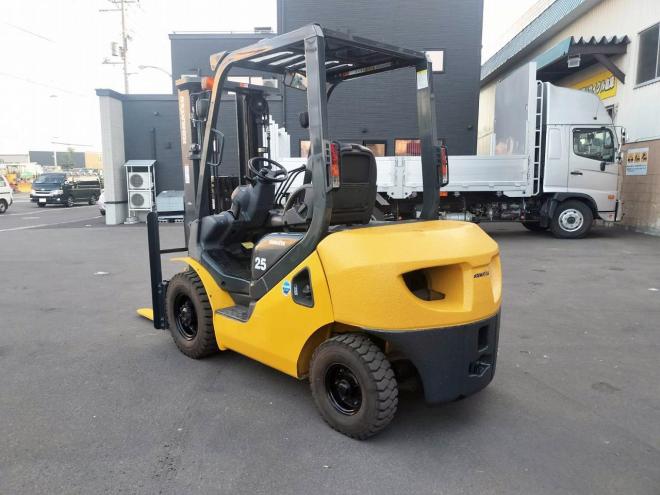 フォークリフトコマツ　中古　FD25T-17　ディーゼル　建機