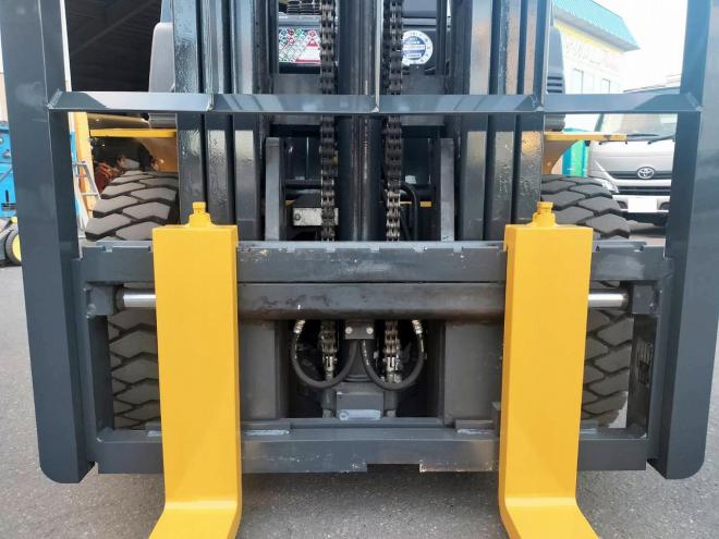 フォークリフトコマツ　中古　FD25T-17　ディーゼル　建機