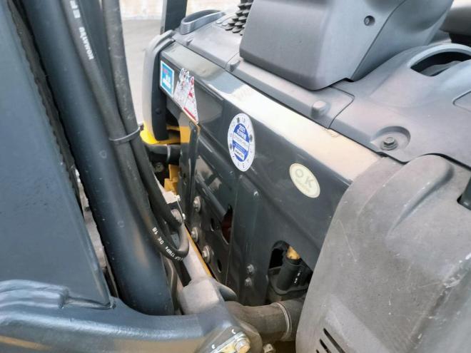 フォークリフトコマツ　中古　FD25T-17　ディーゼル　建機