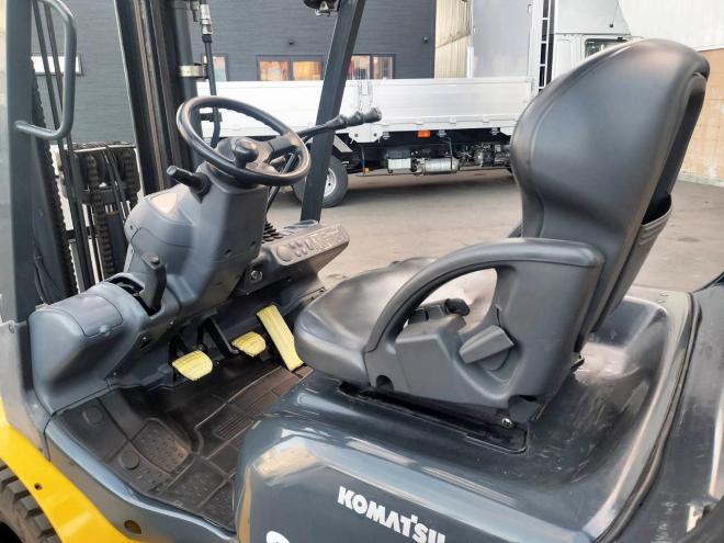 フォークリフトコマツ　中古　FD25T-17　ディーゼル　建機
