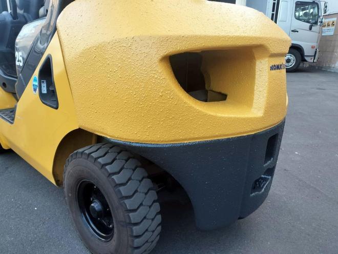 フォークリフトコマツ　中古　FD25T-17　ディーゼル　建機
