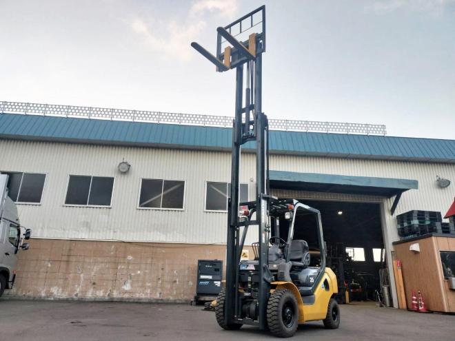 フォークリフトコマツ　中古　FD25T-17　ディーゼル　建機