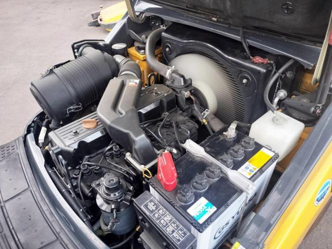 フォークリフトコマツ　中古　FD25T-17　ディーゼル　建機