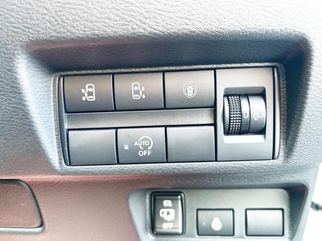 ルークス660ハイウェイスターX 4WD　ローンが不安な方＜優遇ローン＞寒冷地仕様　後期型　両側パワースライド　ナビ　フルセグTV 4WD