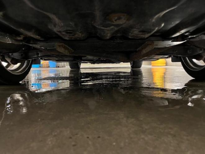 クラウンロイヤルサルーンｉ－ＦＯＵＲ　ナビパッケージ　ＷＡＫＯＳバリアスコーティング済　禁煙車　社外１８インチＡＷ　社外１６ＡＷ＋スタッドレスタイヤ付　純正ＨＤＤナビ（フルセグ地デジ　ＤＶＤ再生　ミュージックサーバー　Ｂｌｕｅｔｏｏｔｈ）＋バックカメラ　クルーズコントロール　ＰＵＳＨスタート　スマートキー　クルーズコントロール　両席パワーシート　ミラーヒーター　横滑り防止装置　タイミングチェーン車　ＨＩＤ　ＥＴＣ 4WD 2500 4Dr