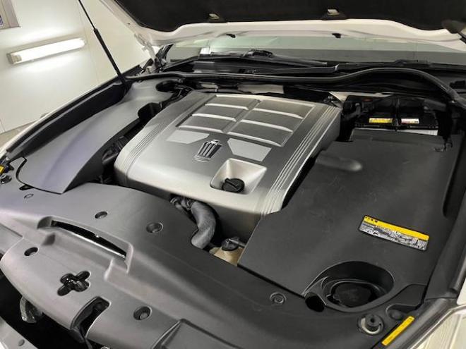 クラウンロイヤルサルーンｉ－ＦＯＵＲ　ナビパッケージ　ＷＡＫＯＳバリアスコーティング済　禁煙車　社外１８インチＡＷ　社外１６ＡＷ＋スタッドレスタイヤ付　純正ＨＤＤナビ（フルセグ地デジ　ＤＶＤ再生　ミュージックサーバー　Ｂｌｕｅｔｏｏｔｈ）＋バックカメラ　クルーズコントロール　ＰＵＳＨスタート　スマートキー　クルーズコントロール　両席パワーシート　ミラーヒーター　横滑り防止装置　タイミングチェーン車　ＨＩＤ　ＥＴＣ 4WD 2500 4Dr