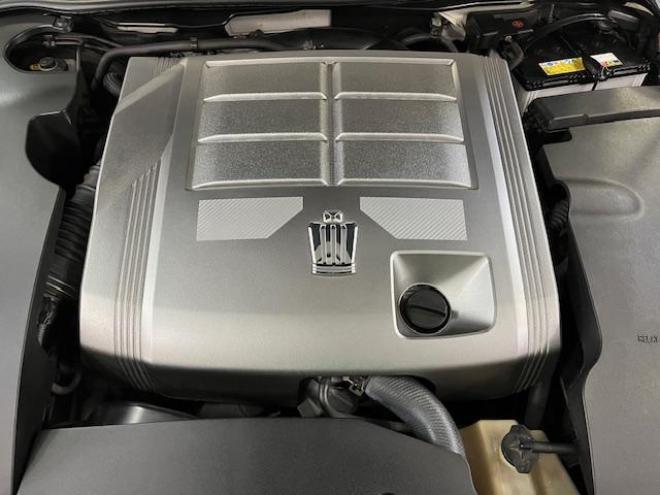 クラウンロイヤルサルーンｉ－ＦＯＵＲ　ナビパッケージ　ＷＡＫＯＳバリアスコーティング済　禁煙車　社外１８インチＡＷ　社外１６ＡＷ＋スタッドレスタイヤ付　純正ＨＤＤナビ（フルセグ地デジ　ＤＶＤ再生　ミュージックサーバー　Ｂｌｕｅｔｏｏｔｈ）＋バックカメラ　クルーズコントロール　ＰＵＳＨスタート　スマートキー　クルーズコントロール　両席パワーシート　ミラーヒーター　横滑り防止装置　タイミングチェーン車　ＨＩＤ　ＥＴＣ 4WD 2500 4Dr
