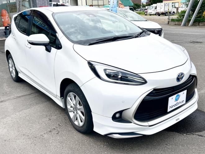 アクア1.5Z E-Four 4WD　ローンが不安な方＜優遇ローン＞本州仕入　モデリスタエアロ　10.5インチディスプレイオーディオ 4WD