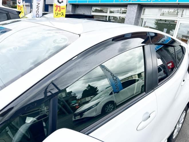 アクア1.5Z E-Four 4WD　ローンが不安な方＜優遇ローン＞本州仕入　モデリスタエアロ　10.5インチディスプレイオーディオ 4WD