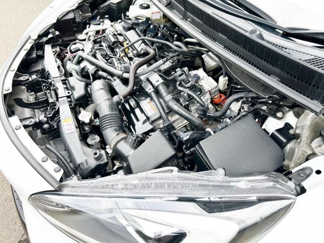 アクア1.5Z E-Four 4WD　ローンが不安な方＜優遇ローン＞本州仕入　モデリスタエアロ　10.5インチディスプレイオーディオ 4WD