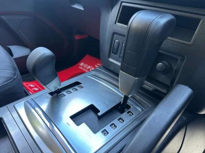パジェロ3.2 ロング GR ディーゼルターボ 4WD　リフトアップ2インチ　10インチTVナビ　グッドリッチタイヤ　シートヒーター　ETC　エンジンスターター　純正アルミ　バックカメラ　キーレス　パワステ　パワーウィンドウ　ABS 3200