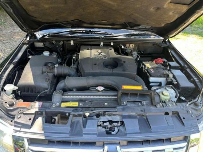 パジェロ3.2 ロング GR ディーゼルターボ 4WD　リフトアップ2インチ　10インチTVナビ　グッドリッチタイヤ　シートヒーター　ETC　エンジンスターター　純正アルミ　バックカメラ　キーレス　パワステ　パワーウィンドウ　ABS 3200