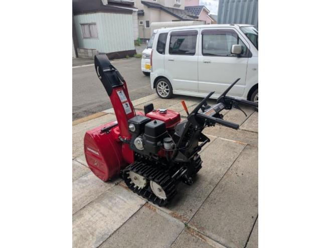 除雪機ホンダ　HSS970ｎ　９馬力　53時間　良品　現行モデル