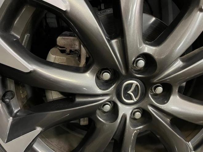CX-5ＸＤ　Ｌパッケージ　本州仕入　ワンオーナー　寒冷地仕様　禁煙車　ＷＡＫＯＳバリアスコーティング済　スカイアクティブディーゼルターボ　純正１９インチＡＷ　社外１７ＡＷ＋スタッドレスタイヤ付　純正ナビ（フルセグ地デジ　ＤＶＤ再生　Ｂｌｕｅｔｏｏｔｈ）＋バックカメラ＆サイドカメラ　純正ブラックレザーシート　レーダークルーズコントロール　ブラインドスポット　車線逸脱警報　ＬＥＤヘッドライト　両席シートヒーター　アドバンスキー　横滑り防止装置　ＥＴＣ 4WD 2200 5Dr