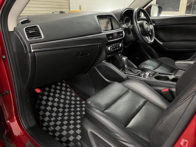CX-5ＸＤ　Ｌパッケージ　本州仕入　ワンオーナー　寒冷地仕様　禁煙車　ＷＡＫＯＳバリアスコーティング済　スカイアクティブディーゼルターボ　純正１９インチＡＷ　社外１７ＡＷ＋スタッドレスタイヤ付　純正ナビ（フルセグ地デジ　ＤＶＤ再生　Ｂｌｕｅｔｏｏｔｈ）＋バックカメラ＆サイドカメラ　純正ブラックレザーシート　レーダークルーズコントロール　ブラインドスポット　車線逸脱警報　ＬＥＤヘッドライト　両席シートヒーター　アドバンスキー　横滑り防止装置　ＥＴＣ 4WD 2200 5Dr