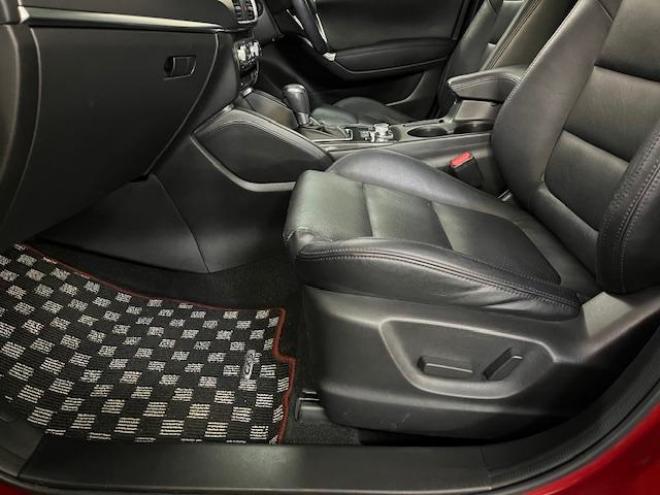 CX-5ＸＤ　Ｌパッケージ　本州仕入　ワンオーナー　寒冷地仕様　禁煙車　ＷＡＫＯＳバリアスコーティング済　スカイアクティブディーゼルターボ　純正１９インチＡＷ　社外１７ＡＷ＋スタッドレスタイヤ付　純正ナビ（フルセグ地デジ　ＤＶＤ再生　Ｂｌｕｅｔｏｏｔｈ）＋バックカメラ＆サイドカメラ　純正ブラックレザーシート　レーダークルーズコントロール　ブラインドスポット　車線逸脱警報　ＬＥＤヘッドライト　両席シートヒーター　アドバンスキー　横滑り防止装置　ＥＴＣ 4WD 2200 5Dr