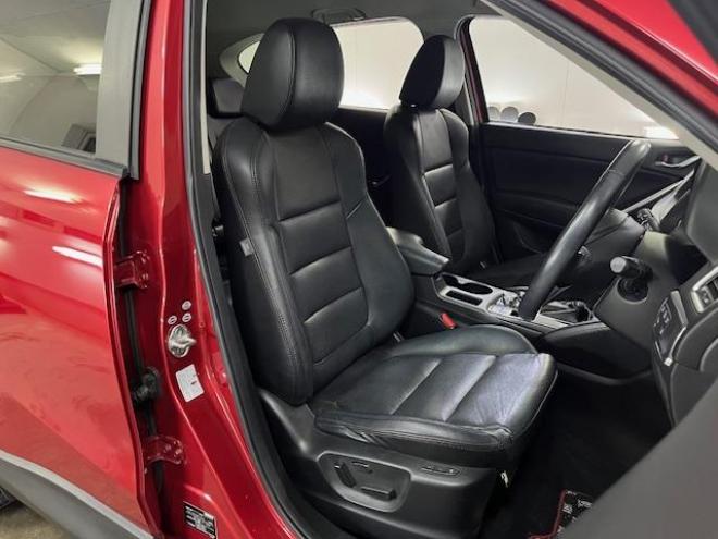 CX-5ＸＤ　Ｌパッケージ　本州仕入　ワンオーナー　寒冷地仕様　禁煙車　ＷＡＫＯＳバリアスコーティング済　スカイアクティブディーゼルターボ　純正１９インチＡＷ　社外１７ＡＷ＋スタッドレスタイヤ付　純正ナビ（フルセグ地デジ　ＤＶＤ再生　Ｂｌｕｅｔｏｏｔｈ）＋バックカメラ＆サイドカメラ　純正ブラックレザーシート　レーダークルーズコントロール　ブラインドスポット　車線逸脱警報　ＬＥＤヘッドライト　両席シートヒーター　アドバンスキー　横滑り防止装置　ＥＴＣ 4WD 2200 5Dr