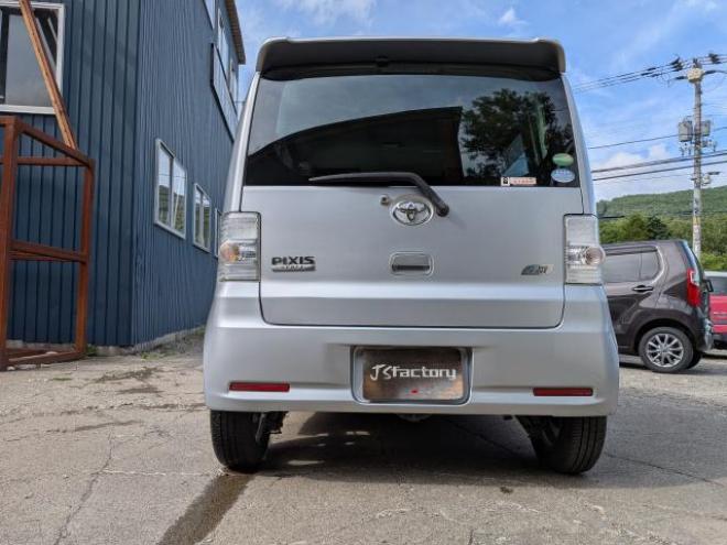 ピクシススペース(ムーヴコンテOEM)エコアイドル☆ 4WD 660 5Dr