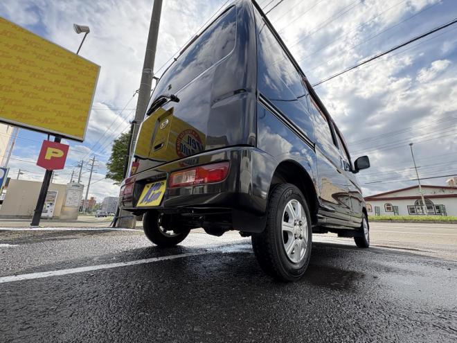 ハイゼットHIJET CARGO 4WD CRUSE HIGH ROOF　錆の少ない本州仕入　人気のビジネスパッケージ　　キーレス　Bluetoothフルセグナビ　電動格納　ETC　バイザー　アルミ　エンジンオイル交換　ATF交 4WD 660 5Dr
