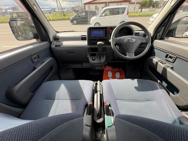 ハイゼットHIJET CARGO 4WD CRUSE HIGH ROOF　錆の少ない本州仕入　人気のビジネスパッケージ　　キーレス　Bluetoothフルセグナビ　電動格納　ETC　バイザー　アルミ　エンジンオイル交換　ATF交 4WD 660 5Dr