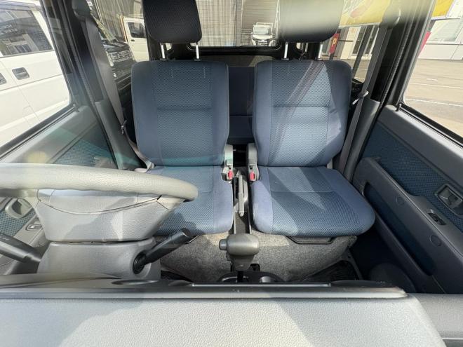 ハイゼットHIJET CARGO 4WD CRUSE HIGH ROOF　錆の少ない本州仕入　人気のビジネスパッケージ　　キーレス　Bluetoothフルセグナビ　電動格納　ETC　バイザー　アルミ　エンジンオイル交換　ATF交 4WD 660 5Dr