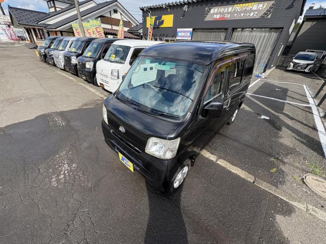 ハイゼットHIJET CARGO 4WD CRUSE HIGH ROOF　錆の少ない本州仕入　人気のビジネスパッケージ　　キーレス　Bluetoothフルセグナビ　電動格納　ETC　バイザー　アルミ　エンジンオイル交換　ATF交 4WD 660 5Dr