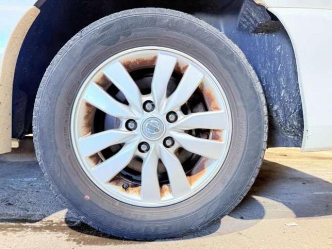 セレナ2.0 ハイウェイスター Vセレクション+Safety 4WD　下廻防錆TVナビBカメETC 2000