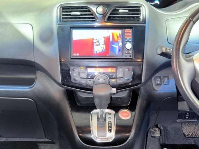 セレナ2.0 ハイウェイスター Vセレクション+Safety 4WD　下廻防錆TVナビBカメETC 2000